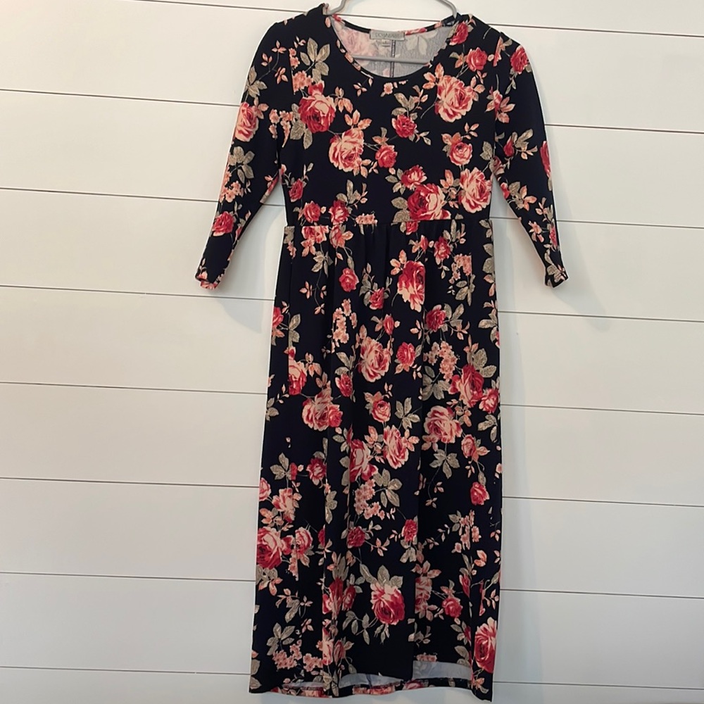 Women’s dress. Size small. DownEast. Blue with pink floral. Mid length.